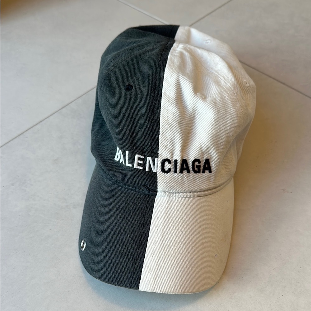 Balenciaga Black and White Cap L